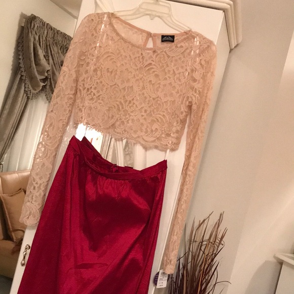 Windsor Dresses & Skirts - Formal 2 Piece Skirt & Lace Crop Top